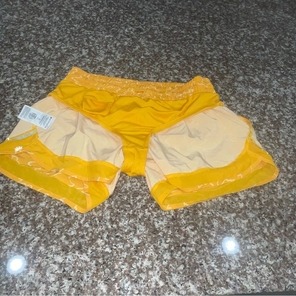 Athleta Mesh Racer Run Short 4" - Picture 5 of 11